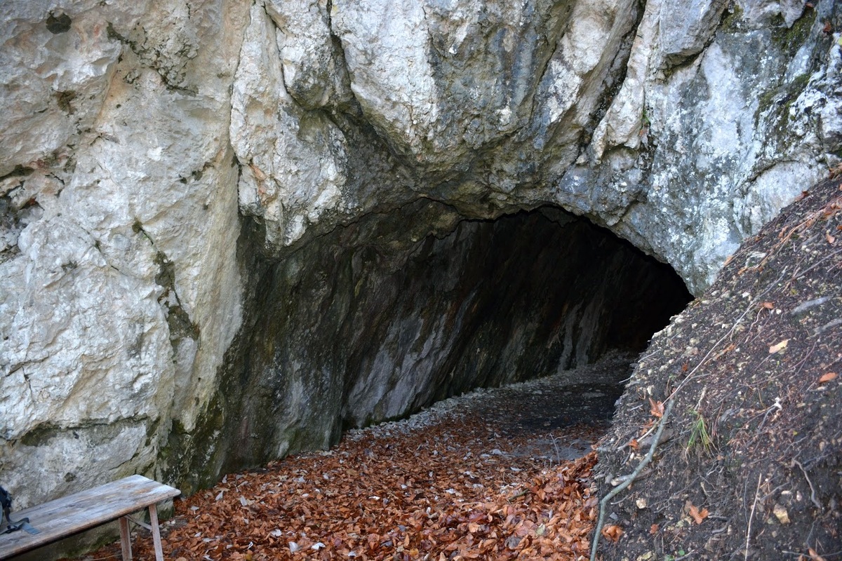 mojtinska jaskyna